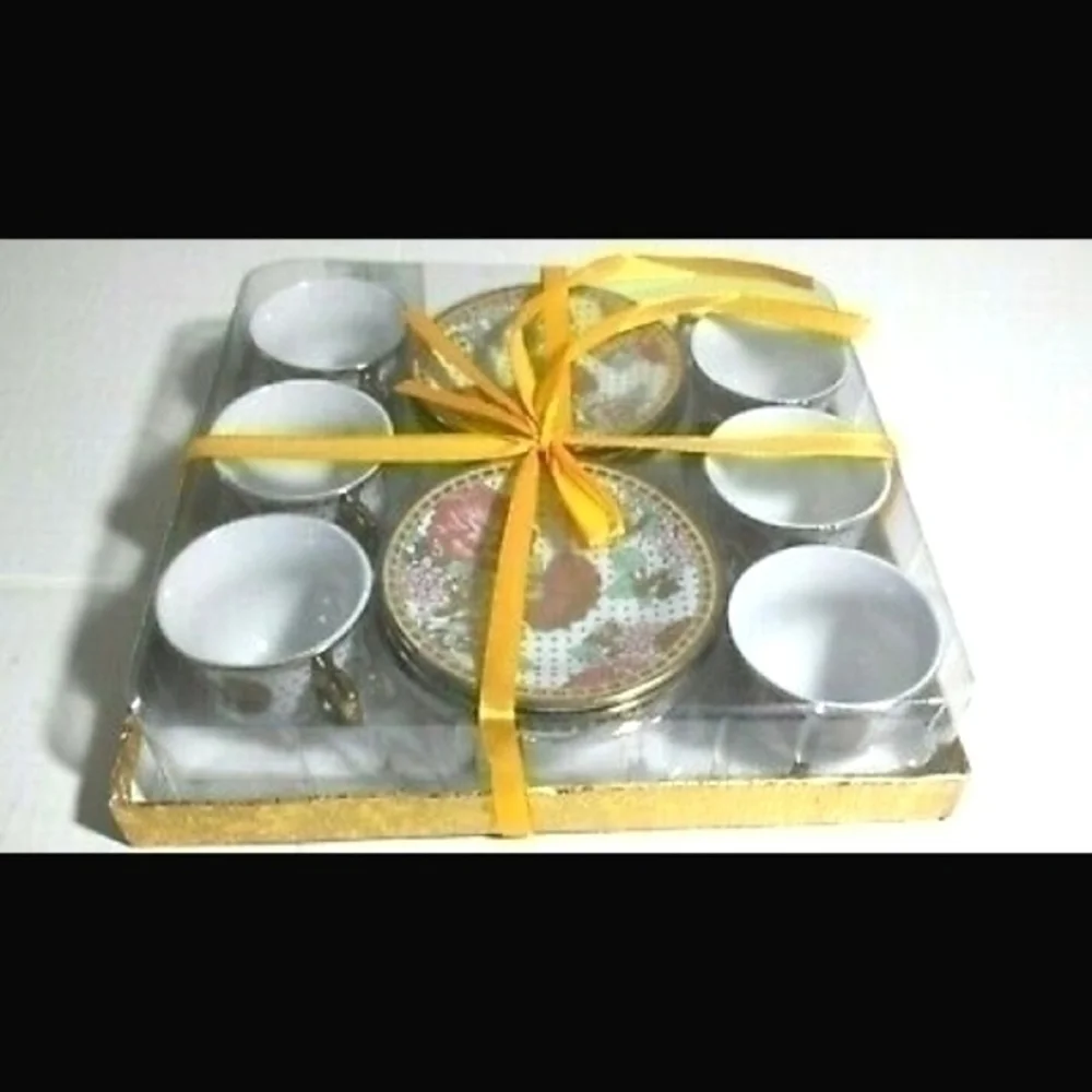 Chinese Ceramic Floral Tea Cups & Saucers Set